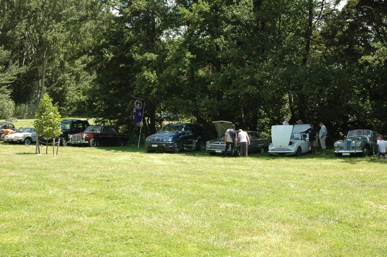 More cars at the Christmas Picnic