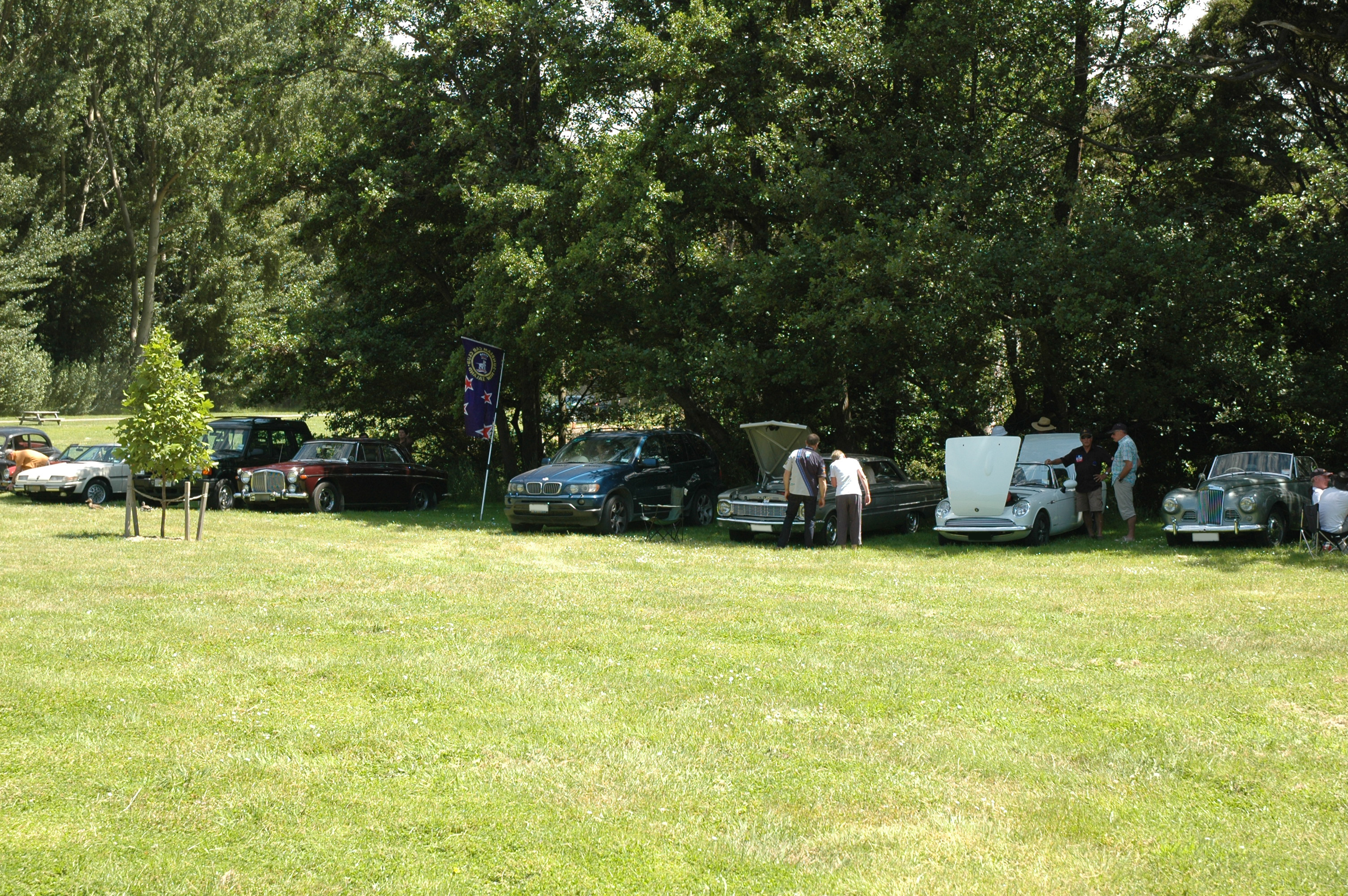 More cars at the Christmas Picnic