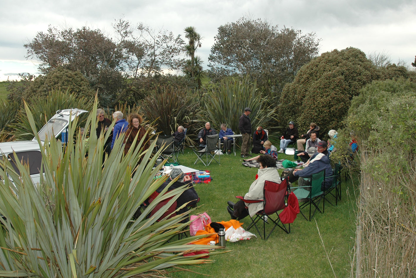 Spring Run lunch huddle at Rakaia Huts