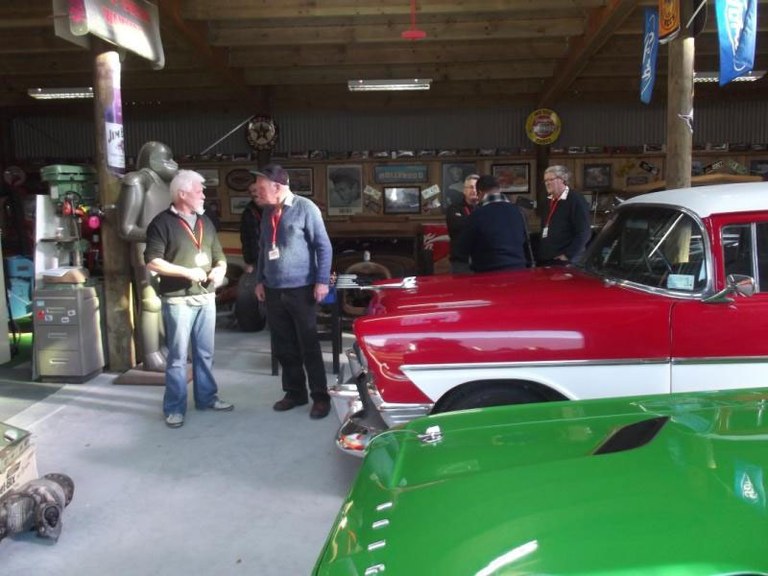 Blokes talking about cars July 2015 Sunday Run